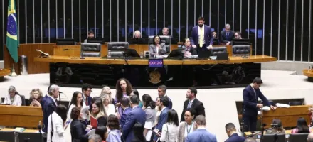 C�mara aprova cria��o de pol�tica nacional de assist�ncia jur�dica �s v�timas de viol�ncia