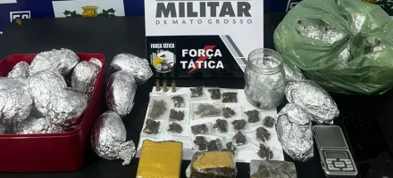 For�a T�tica prende dupla e apreende drogas e ovos de P�scoa que seriam distribu�dos por fac��o criminosa