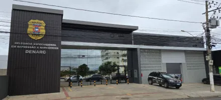 Pol�cia Civil prende 96 pessoas em 15 opera��es de combate ao tr�fico na regi�o metropolitana