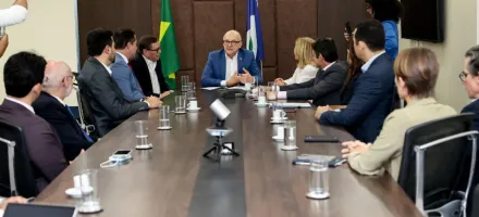 Governo de MT, MP e AMM firmam parceria para utiliza��o de m�quinas apreendidas em desmatamentos ilegais