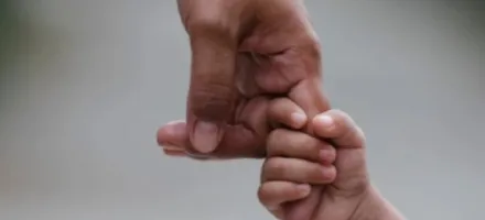 Homem arremessa beb� de 6 meses e tenta atropelar esposa em Cuiab�