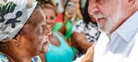Lula: 'Se hoje eu acredito em um Brasil mais justo, � porque um dia uma m�e me ensinou'