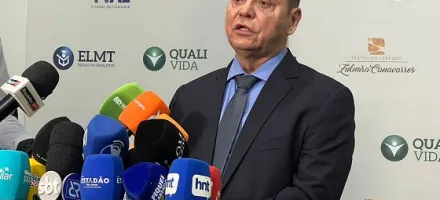 Botelho diz que Fl�vio Bolsonaro foi �inocente� em conversas com Vorcaro