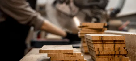 Mercado de madeira tratada deve crescer 6,7% ao ano at� 2030, com constru��o � frente da demanda