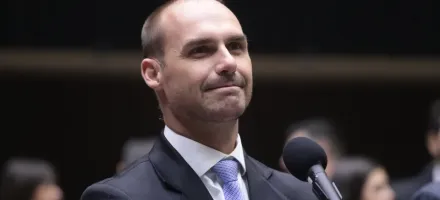 Condena��o de Eduardo Bolsonaro refor�a pedido de san��es dos EUA contra ministro do STF, diz aliado