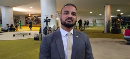 Senado aprova projeto que obriga carros a terem bot�o de p�nico no porta-malas