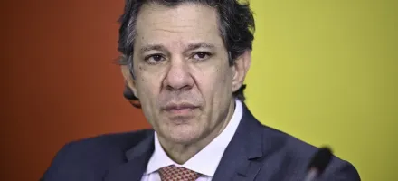 Haddad � lan�ado em SP com acenos ao centro e an�ncio de suplentes