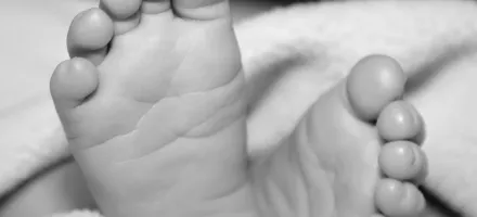 M�e b�bada � presa ao desobedecer ordem de parada e PM encontra adolescentes e beb� sozinhos em casa