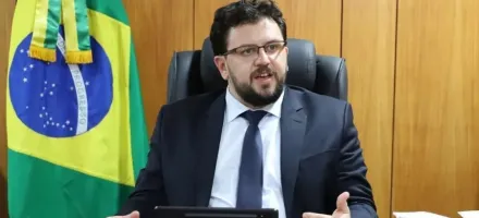 Ex-chefe de gabinete de Lula admite ter recebido dinheiro de amiga de Lulinha