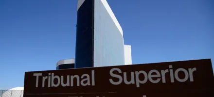 TSE manda tirar do ar v�deo que liga Lula ao PCC e ao Comando Vermelho