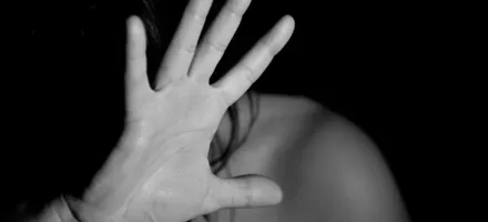 Homem confessa ter dopado e violado a mulher por 20 anos