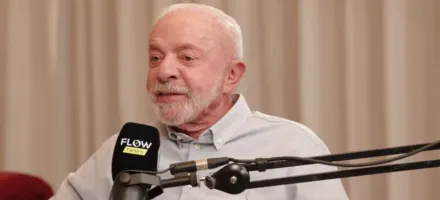 Lula pro�be bancos de enviar cart�es sem pedido e critica juros