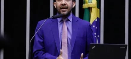 Janones acusa TSE de censura ap�s bloquear canal 'Ex�rcito de Lula'
