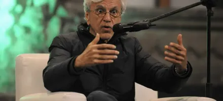 Caetano Veloso e Fl�vio Bolsonaro marcam atos pol�ticos concorrentes neste domingo