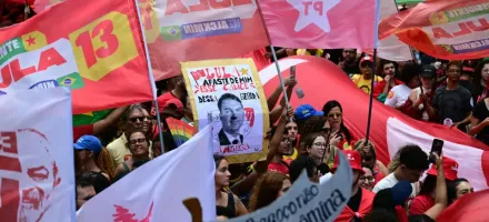 L�deres e artistas lideram atos de apoio a Lula em capitais antes do segundo turno