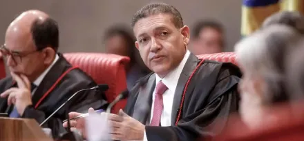 Presidente do TSE acusa STF de interfer�ncia indevida nas elei��es