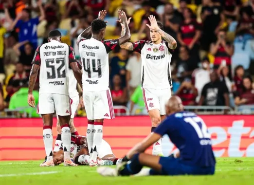 Flamengo goleia Madureira e est� na final do Campeonato Carioca