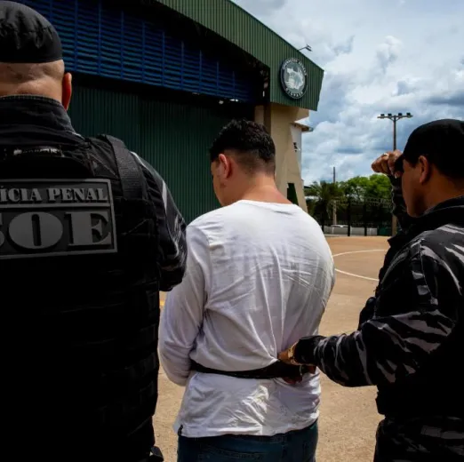 Acusado de matar sargento da PM � transferido para pris�o de Cuiab� para responder pelo crime