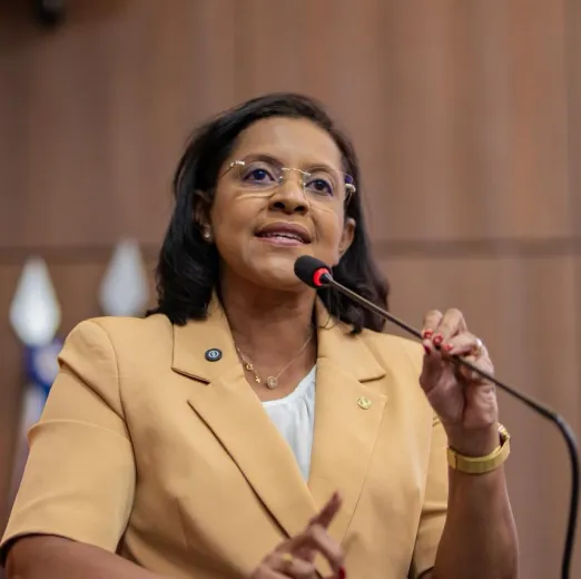 Gisela cobra ataques contra mulheres na pol�tica e lembra que 'direitos n�o foram concess�es'