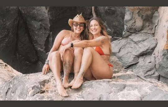 Lauana Prado curte dias ensolarados no Hava� com a noiva