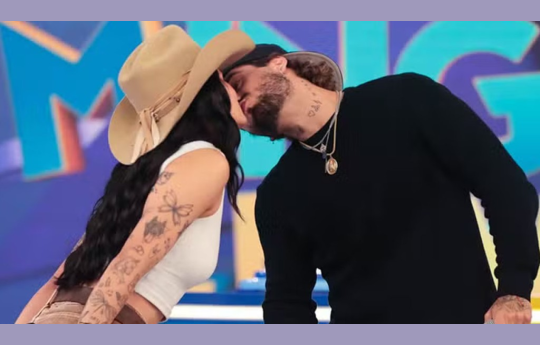 Ana Castela e Z� Felipe trocam beijo em grava��o do Domingo Legal: >Juntos!>