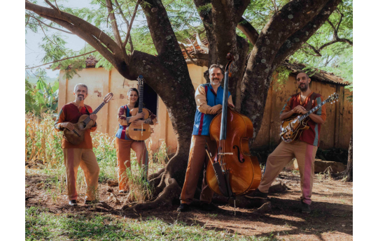 Quarteto Enredado mergulha no universo da m�sica caipira em novo disco >Fantasia Sertaneja>