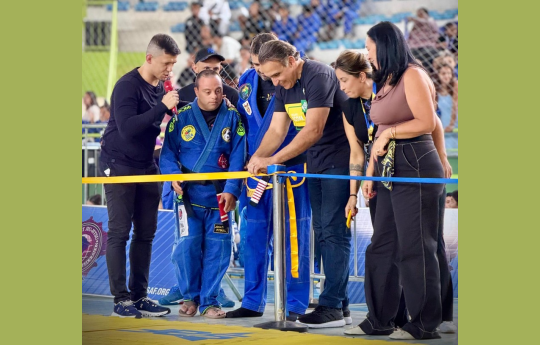 Competi��o gratuita de jiu-jitsu em Teres�polis re�ne mais de 700 crian�as