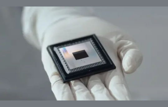 Equipe do King's College consegue acesso ao chip qu�ntico inovador do Google