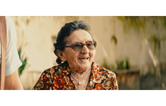 Atriz diz que filme 'O Agente Secreto' conta a hist�ria da sua vida