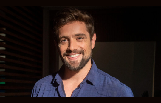 Rafael Cardoso chora e fala sobre recome�os ap�s 98 dias sem �lcool e drogas