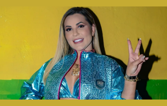 Celebridades que removeram implantes e preenchimentos: "N�o me reconhe�o mais"