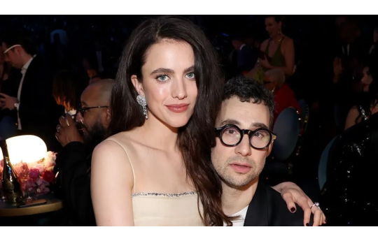 Jack Antonoff brinca com div�rcio no palco e recusa m�sica de casamento