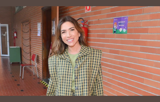 Sem alian�a no dedo, Patricia Abravanel acende alerta sobre casamento com F�bio Faria