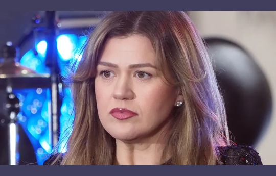 Cantora acusa loja de mentir sobre pre�o de objeto de 15 mil d�lares