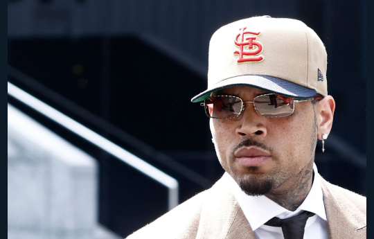 Chris Brown Escapa de Pris�o por Quebrar Cabe�a de Homem com Garrafa de Tequila em Boate de Londres