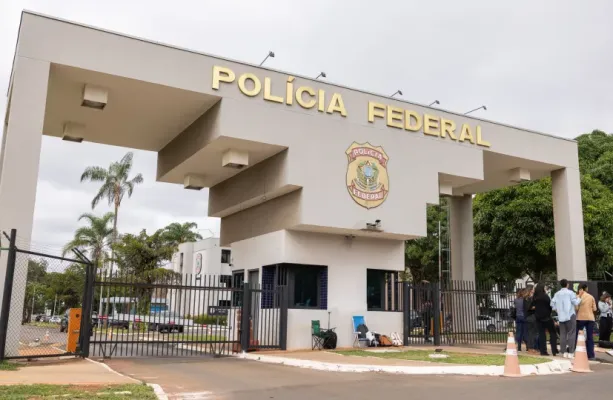 Supremo brasileiro autoriza ecografia a Jair Bolsonaro na priso