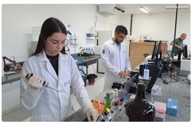 Onde o carnaval e a ci�ncia se encontram: kits que detectam metanol em bebidas alco�licas entram na folia