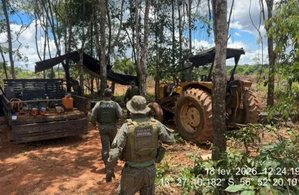 Batalh�o Ambiental apreende tratores e maquin�rios na zona rural de S�o Jos� do Rio Claro