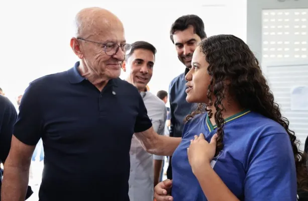 � o padr�o de escola que todo estudante mato-grossense merece