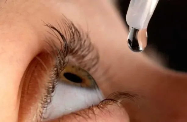 Compartilhar col�rio pode causar 4 doen�as nos olhos