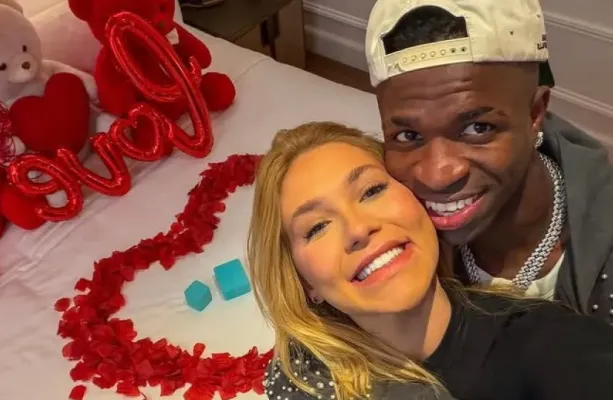 'Apaixonado por voc�', diz Vini Jr. a Virginia ap�s rumores de crise