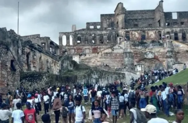 Tumulto em ponto tur�stico no Haiti deixa pelo menos 30 mortos pisoteados