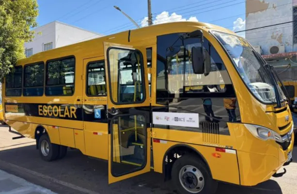 Novos �nibus escolares chegam � Barra do Gar�as e refor�am transporte de alunos da zona rural