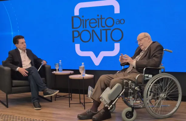 Professor e jurista Ives Gandra Martins foi homenageado na estreia do talk show jur�dico "Direito ao Ponto" da EPD