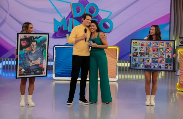Celso Portiolli ganha homenagem emocionante no �Domingo Legal� pelos seus 30 anos como apresentador no SBT