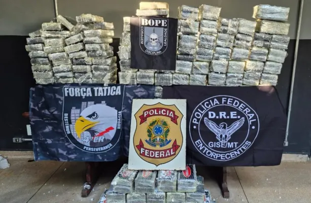 For�as de seguran�a apreendem 250 quilos de coca�na e causam preju�zo de R$ 15 milh�es �s fac��es criminosas