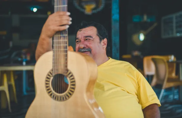 O Brasil redescobre Tarc�sio Sardinha atrav�s de �lbum �A Cor do Teu Olhar�