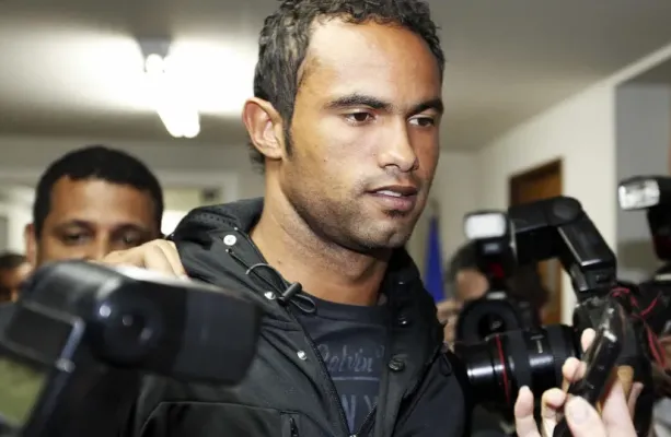 Juiz mant�m pris�o e goleiro Bruno � transferido para pres�dio em Bangu