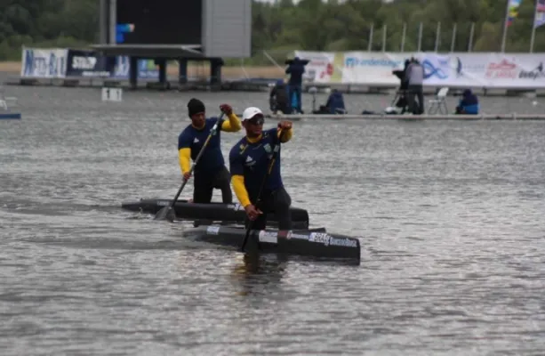 Isaquias e Gabriel: Brasil leva ouro e bronze na Copa do Mundo de Canoagem
