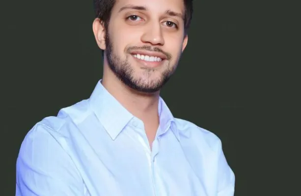 Projeto Conex�o ENEM da Escola Dep. Emanuel Pinheiro promove aul�o de F�sica com Adriano Carvalho